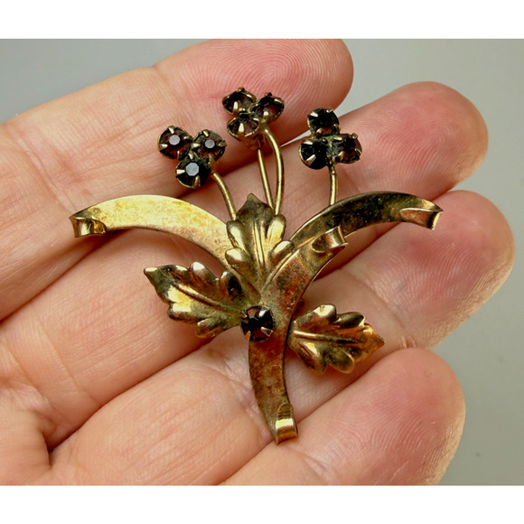 Unbranded Jewelry - Vintage Gold Tone Floral Spray Bouquet Brooch Pin Dark Purple Rhinestones MCM